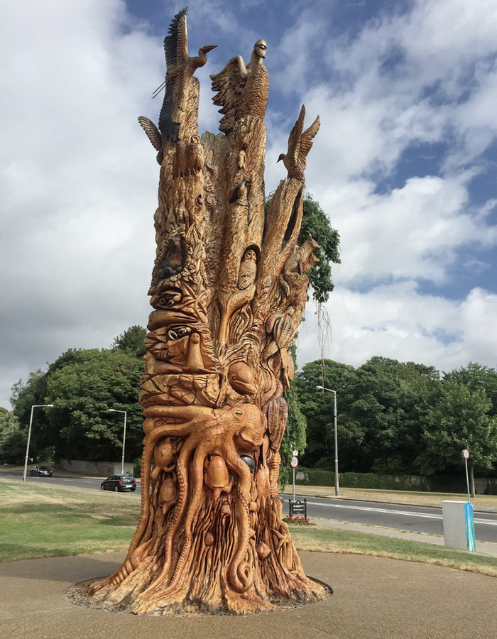 chainsaw carving